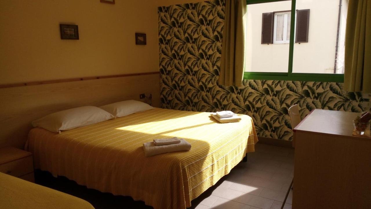 Hotel Lupo Di Mare Марина-ді-Кастаньєто-Кардуччі Екстер'єр фото